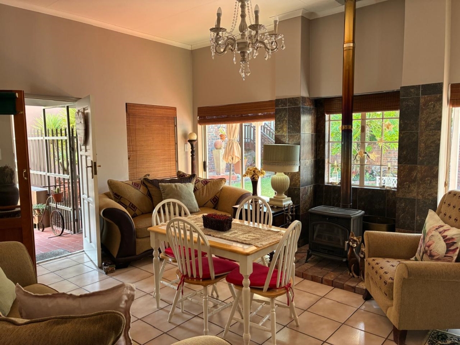 7 Bedroom Property for Sale in Heather Park Western Cape